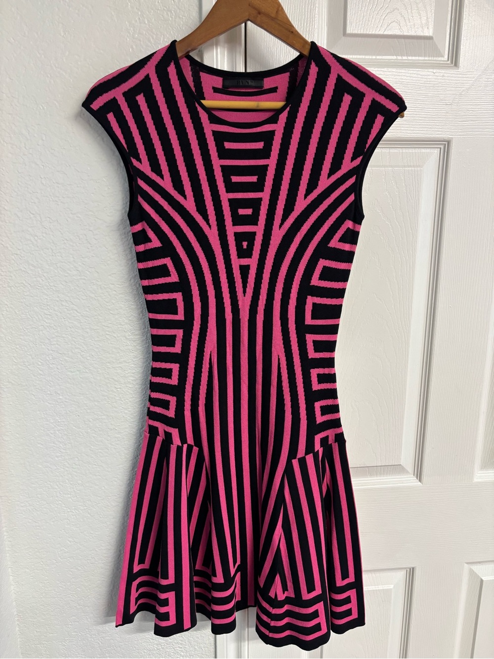 RVN Cap Sleeve Stripe Geometric Knit Mini‎ Skater Pink Black Dress Size S